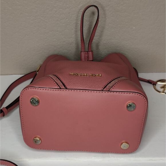 Michael Kors Dusty Pink Rose Pebbled Leather Bucket Crossbody Bag Valentine - Picture 9 of 16